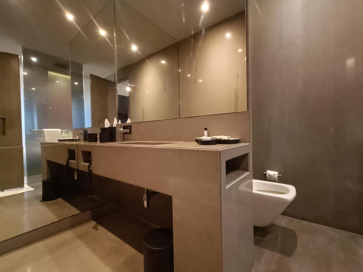 Boulevard By Design Hotel Madras Buitenkant foto