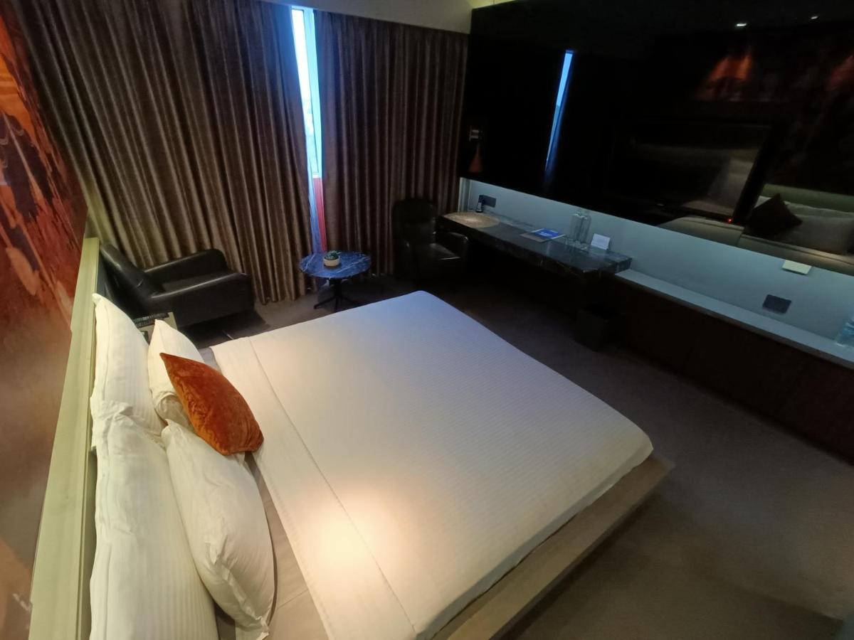 Boulevard By Design Hotel Madras Buitenkant foto