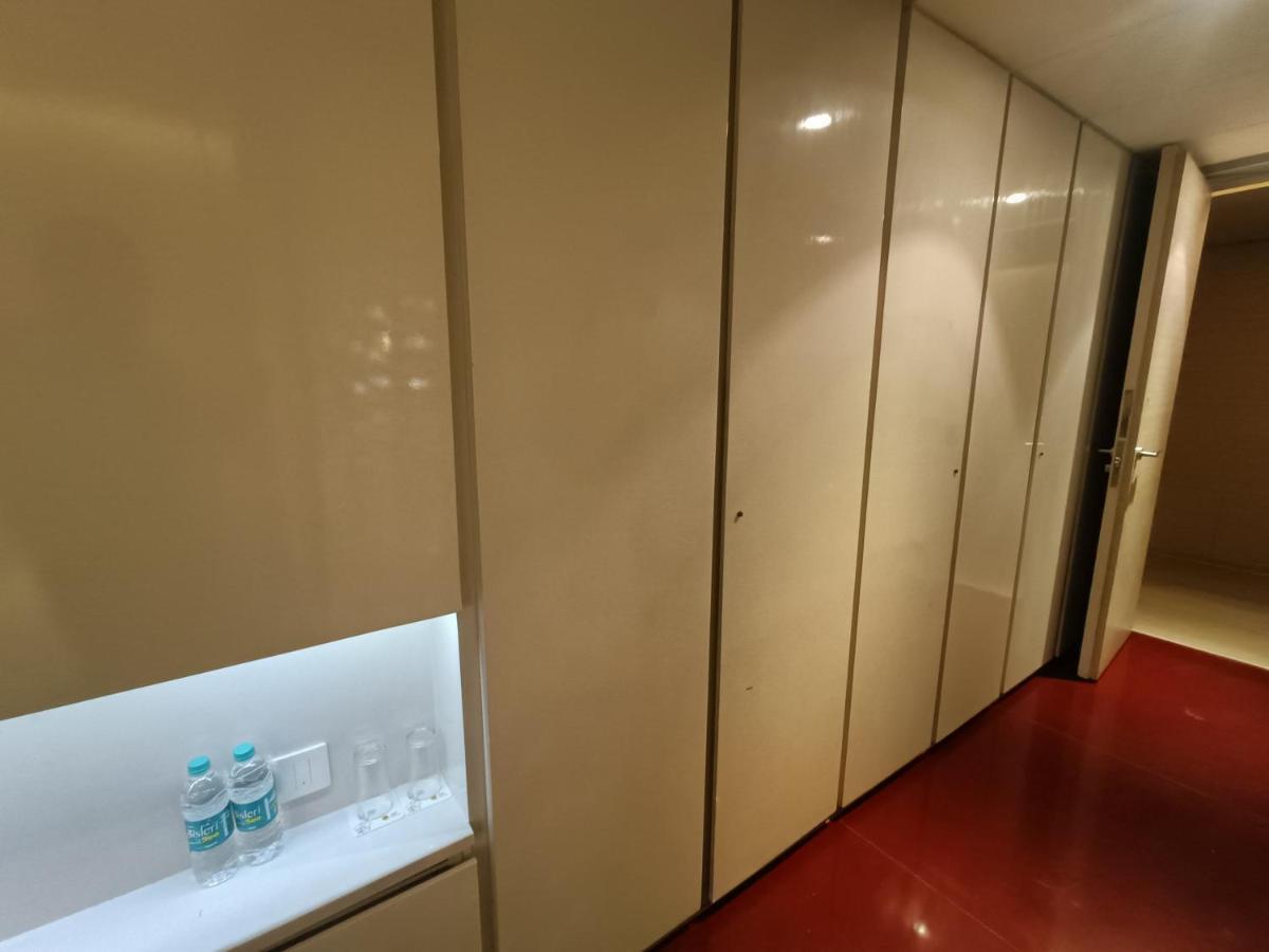 Boulevard By Design Hotel Madras Buitenkant foto