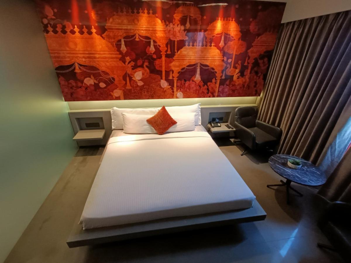 Boulevard By Design Hotel Madras Buitenkant foto