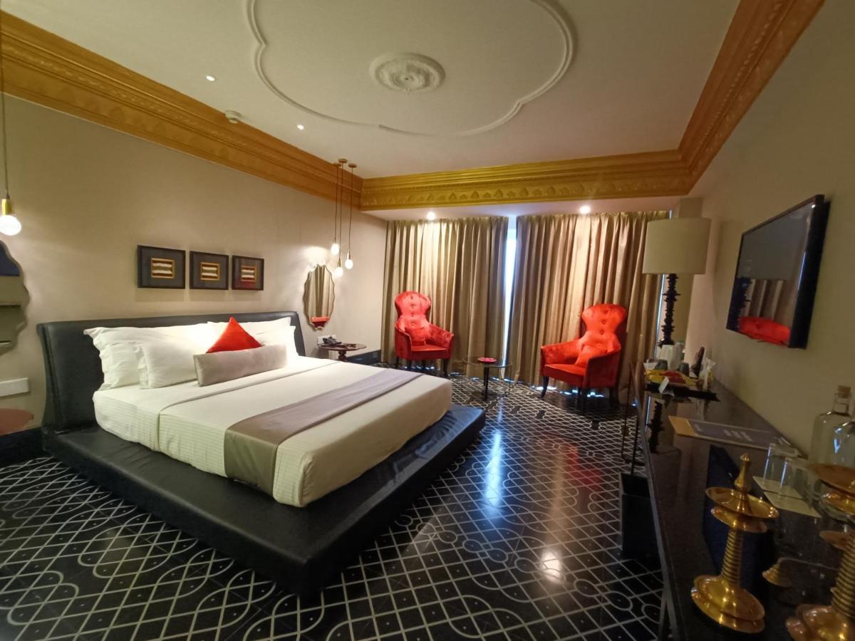 Boulevard By Design Hotel Madras Buitenkant foto