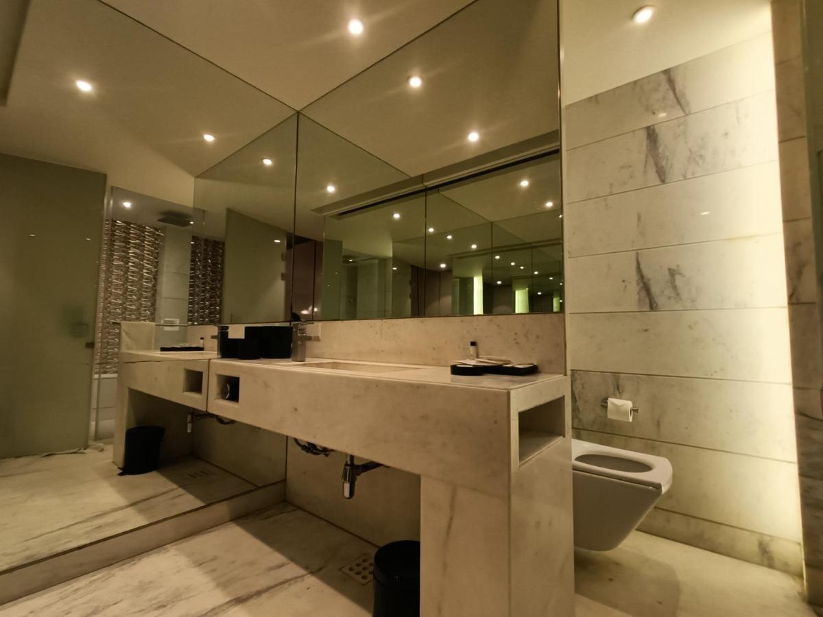 Boulevard By Design Hotel Madras Buitenkant foto