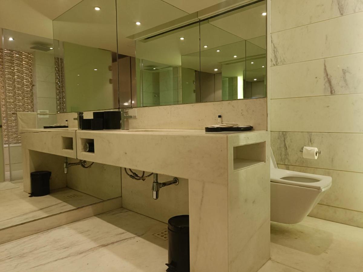 Boulevard By Design Hotel Madras Buitenkant foto