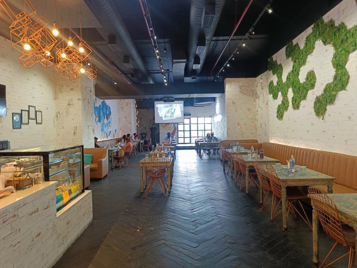 Boulevard By Design Hotel Madras Buitenkant foto