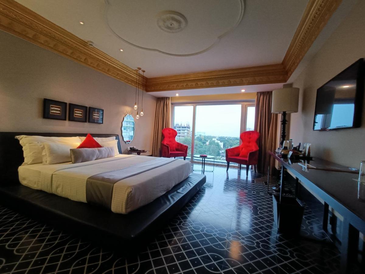 Boulevard By Design Hotel Madras Buitenkant foto
