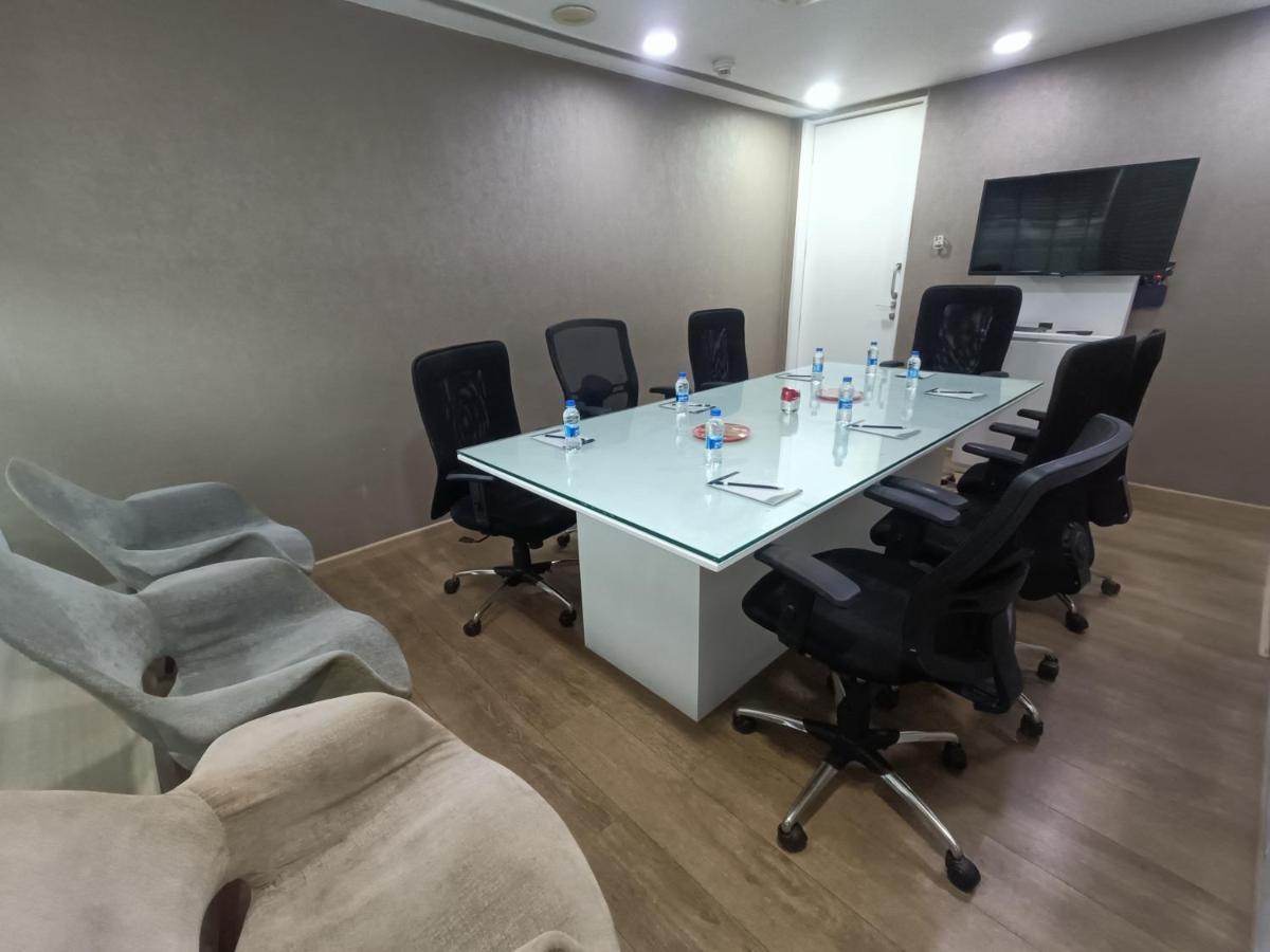 Boulevard By Design Hotel Madras Buitenkant foto