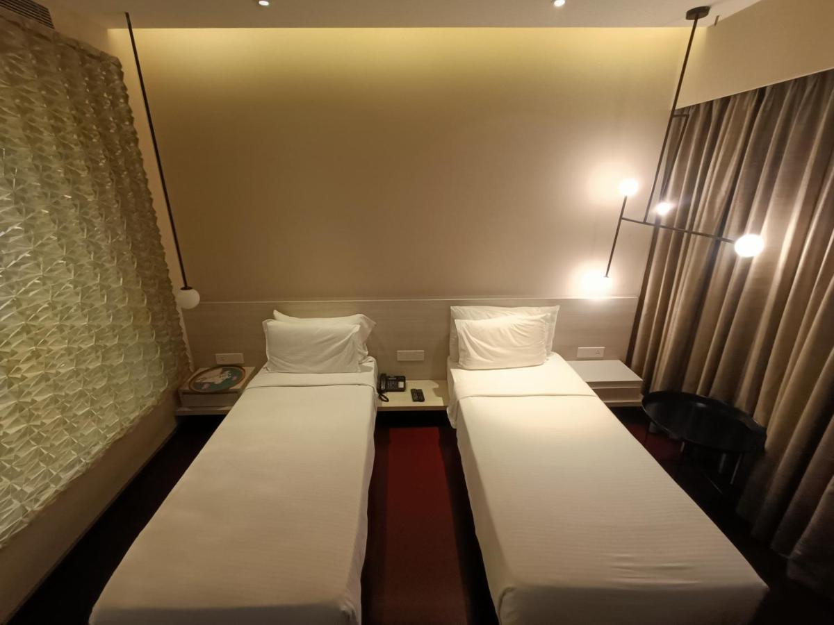 Boulevard By Design Hotel Madras Buitenkant foto