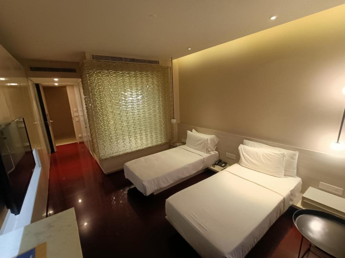 Boulevard By Design Hotel Madras Buitenkant foto