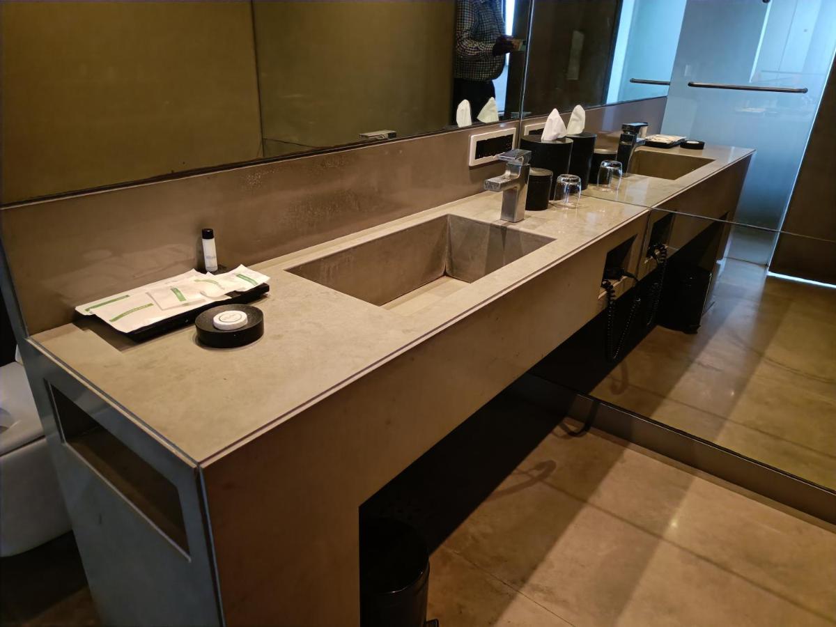 Boulevard By Design Hotel Madras Buitenkant foto