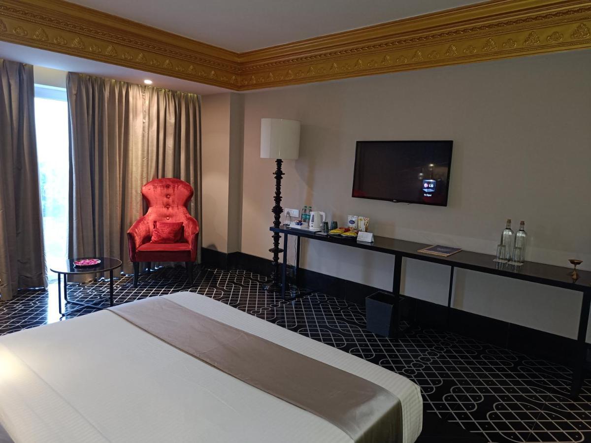 Boulevard By Design Hotel Madras Buitenkant foto