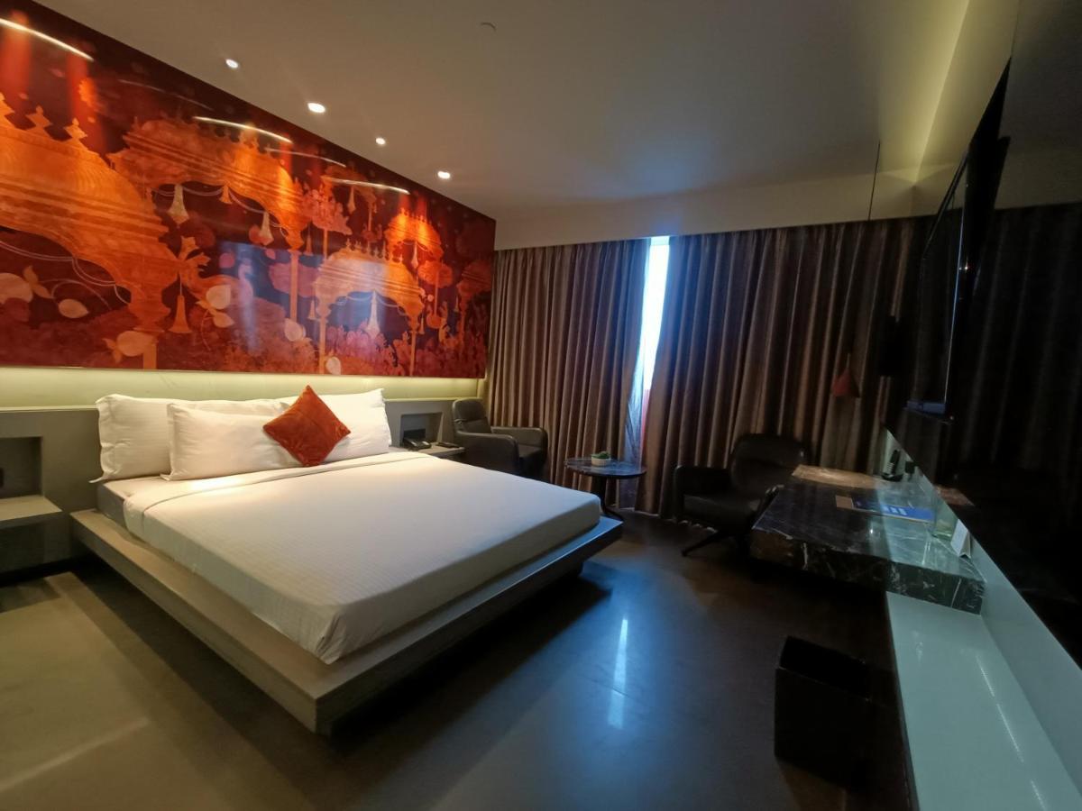 Boulevard By Design Hotel Madras Buitenkant foto