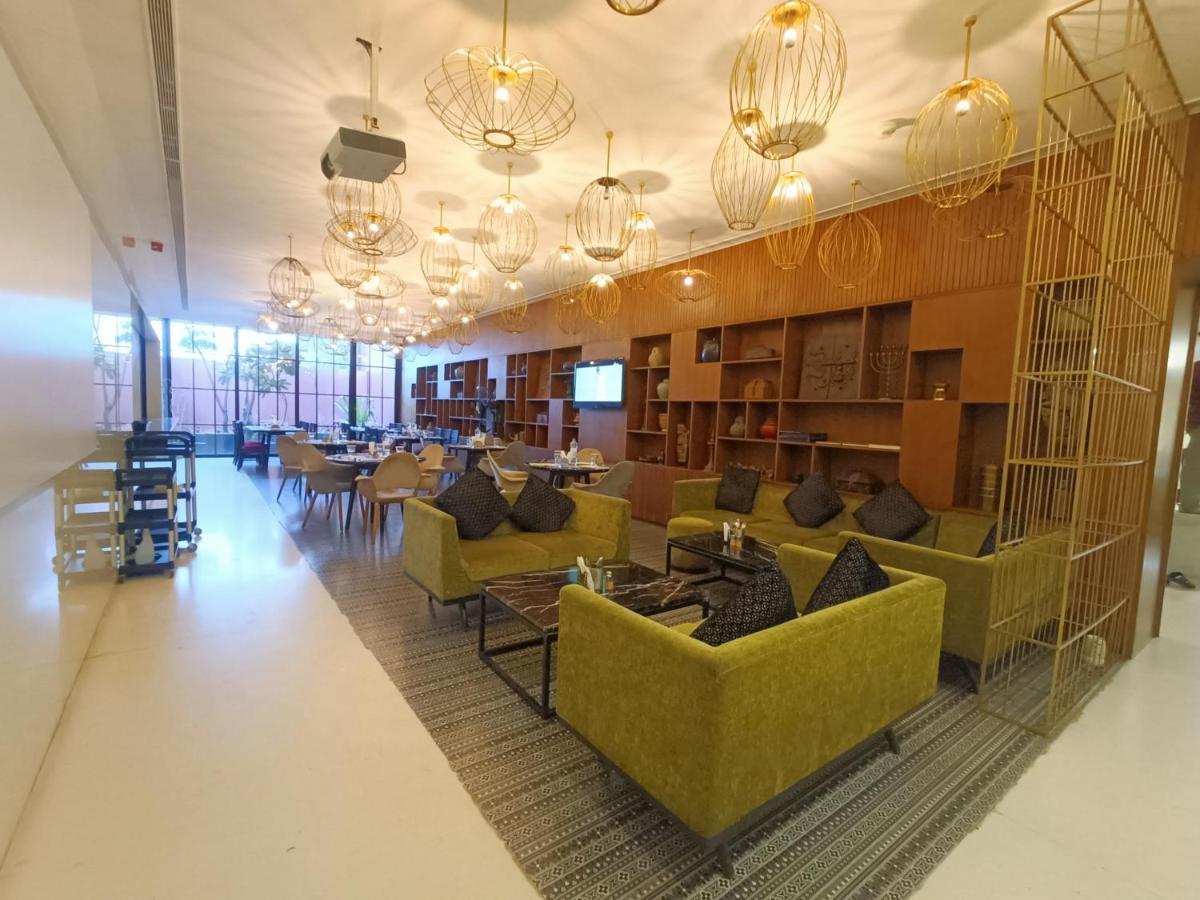 Boulevard By Design Hotel Madras Buitenkant foto