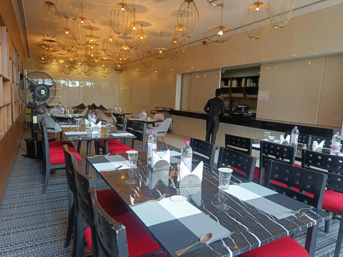 Boulevard By Design Hotel Madras Buitenkant foto