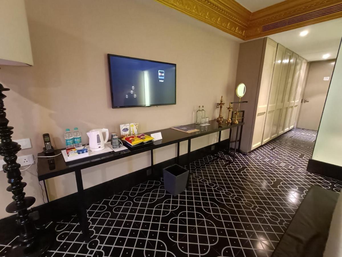 Boulevard By Design Hotel Madras Buitenkant foto