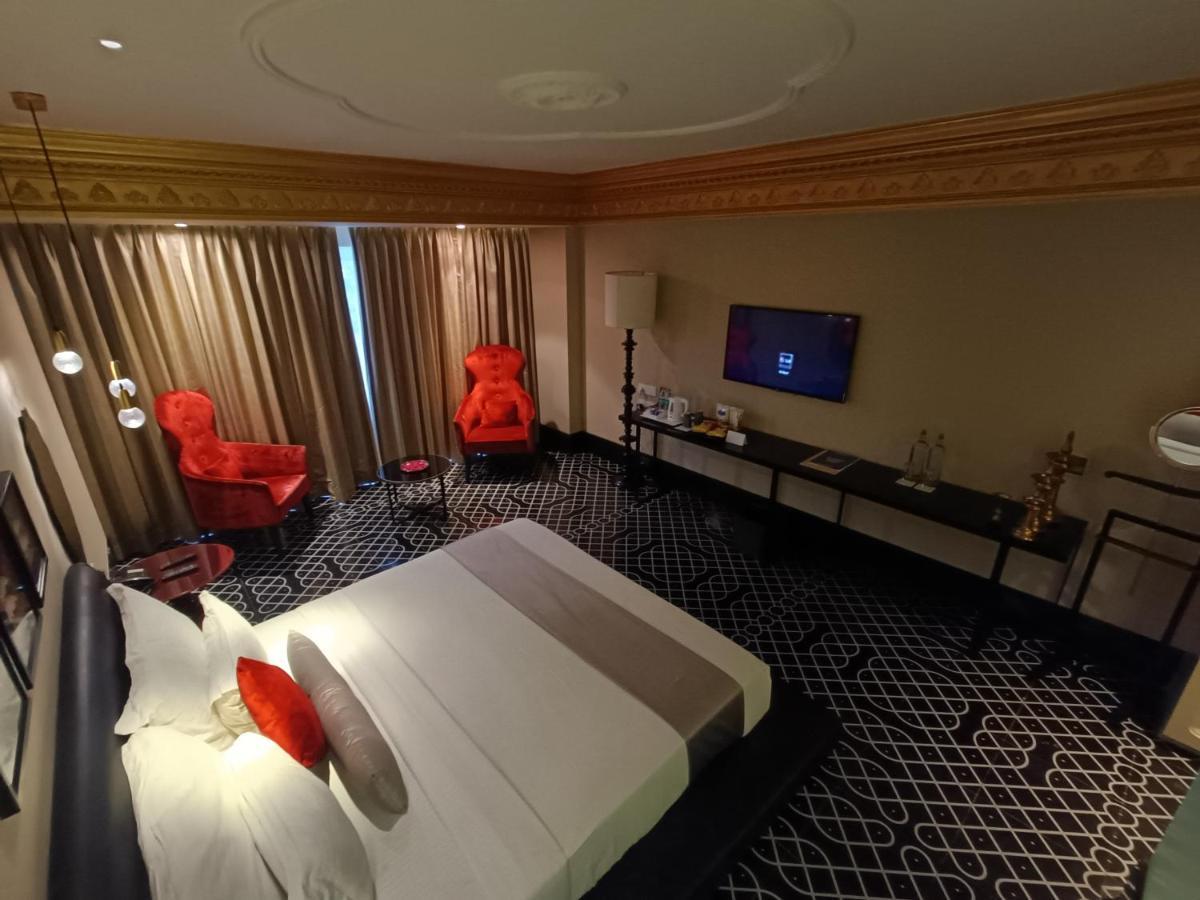 Boulevard By Design Hotel Madras Buitenkant foto