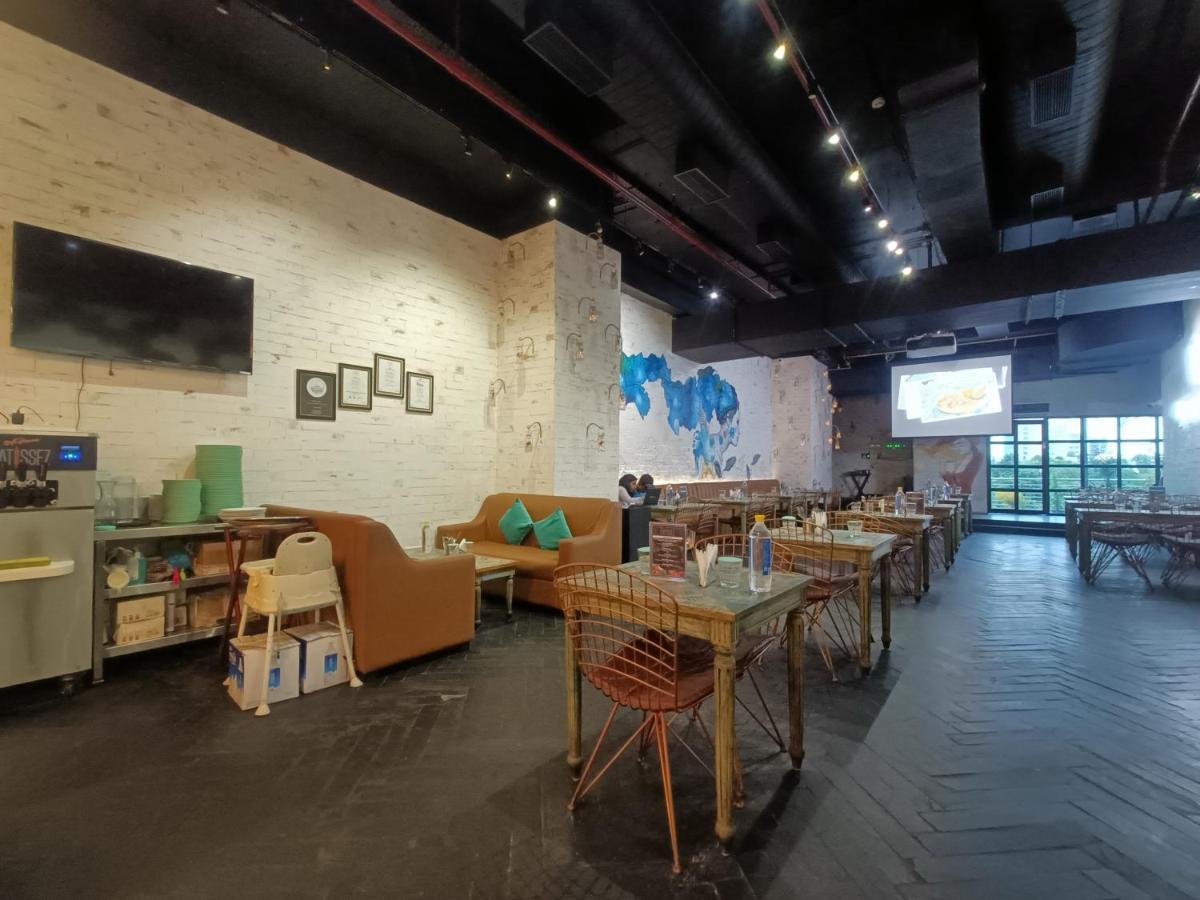 Boulevard By Design Hotel Madras Buitenkant foto