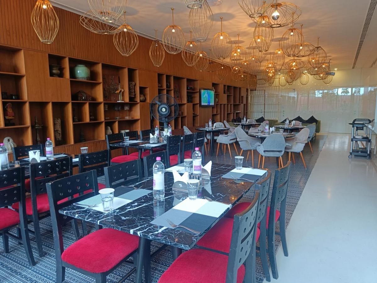 Boulevard By Design Hotel Madras Buitenkant foto
